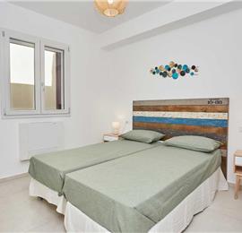 3 bedroom seaside apartments in Sicily, sleeps 6